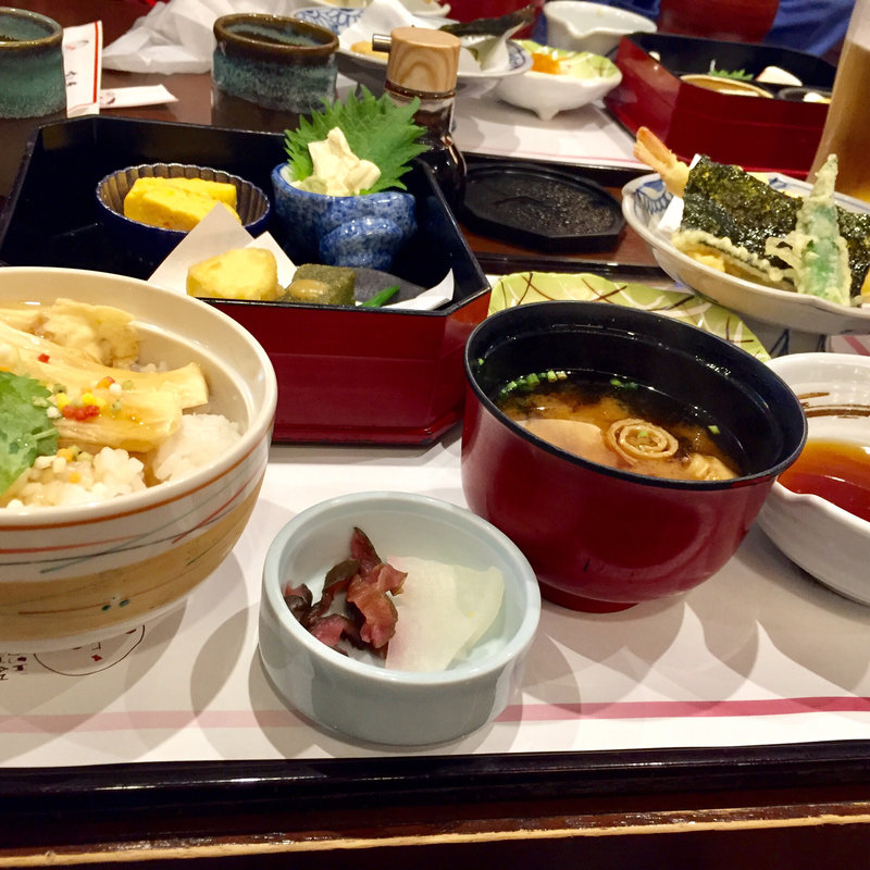 ミニ湯葉丼定食(和食鍋処すし半今福)