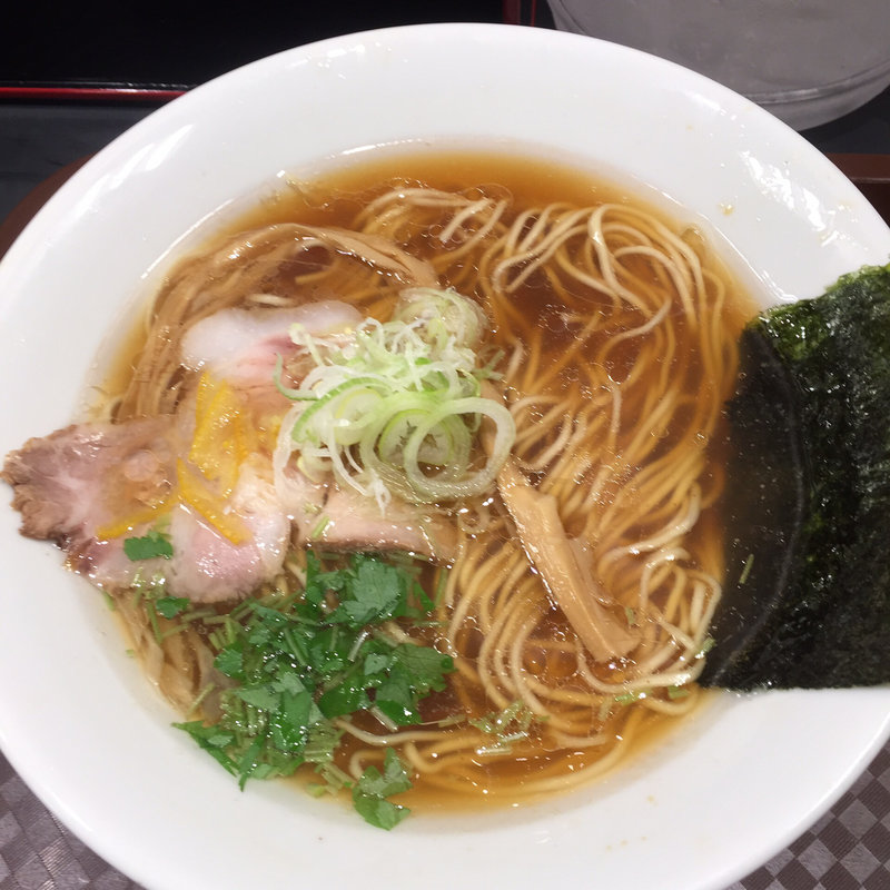 鴨脂と蛤の醤油そば(SOBA HOUSE 金色不如帰 新宿御苑本店 （コンジキホトトギス）)