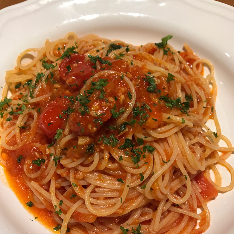 フレッシュトマトとバジリコ(カンティーナ)