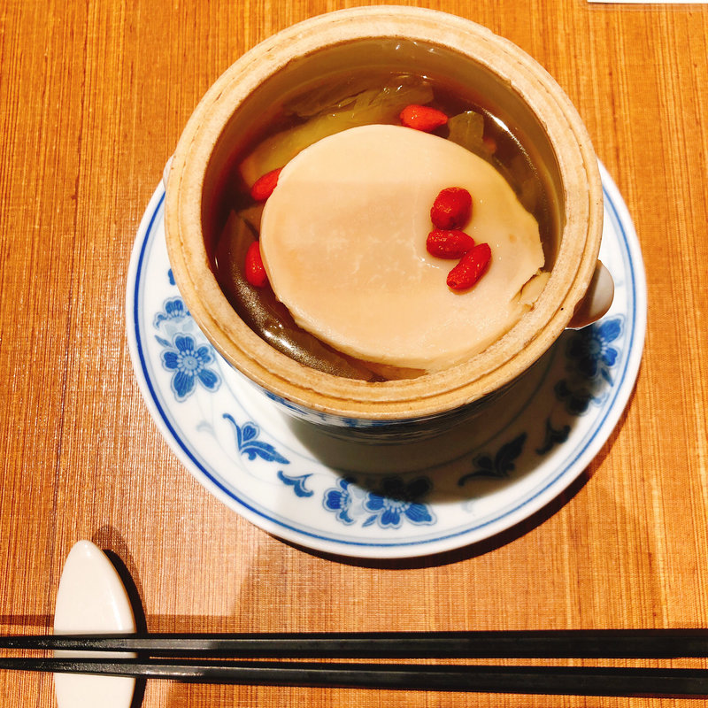 アワビ入り季節の薬膳蒸しスープ(星福(シンフウ) 銀座本店)