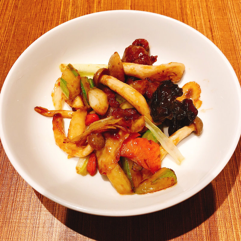 高麗人参入り牛肉のオイスターソース炒め(星福(シンフウ) 銀座本店)