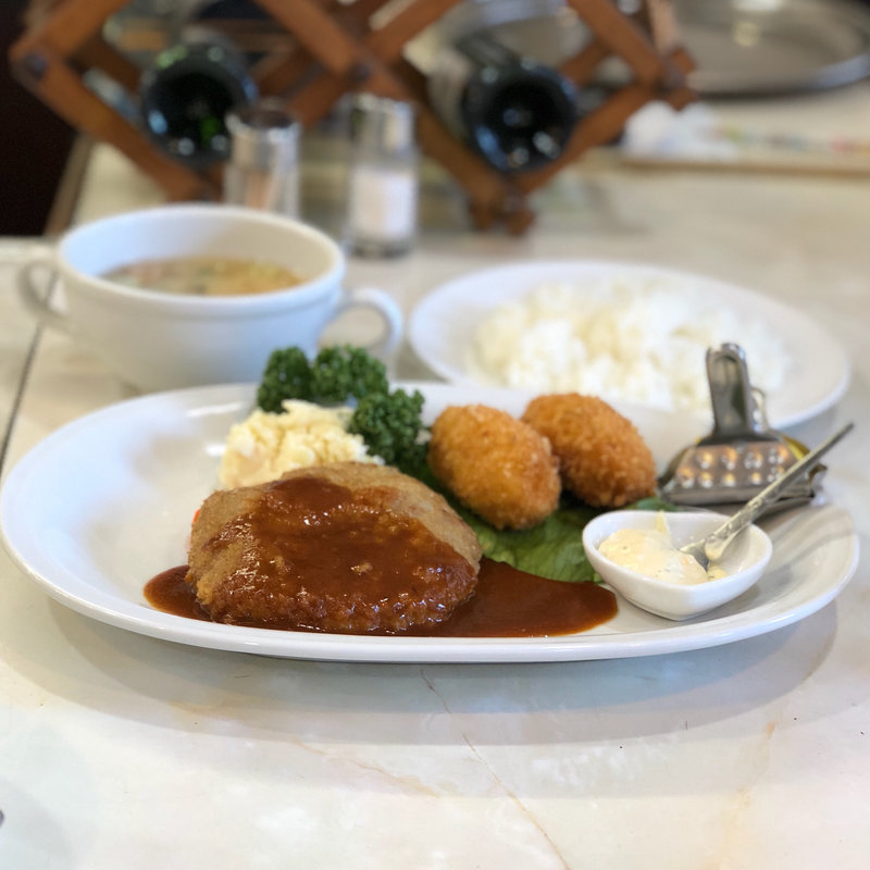 ハンバーグ&カニクリームコロッケ(キッチンなかむら)