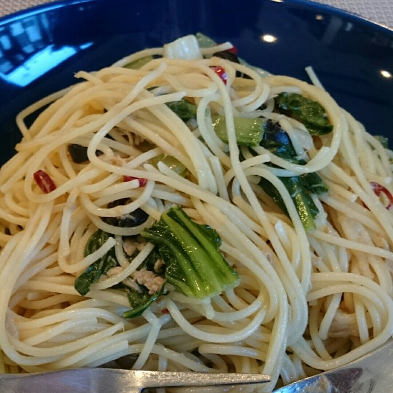 チンゲン菜とツナのペペロンチーノ(trattoria siva)