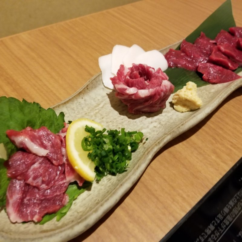 馬刺盛り合わせ(もつ鍋 一藤 今泉本店)