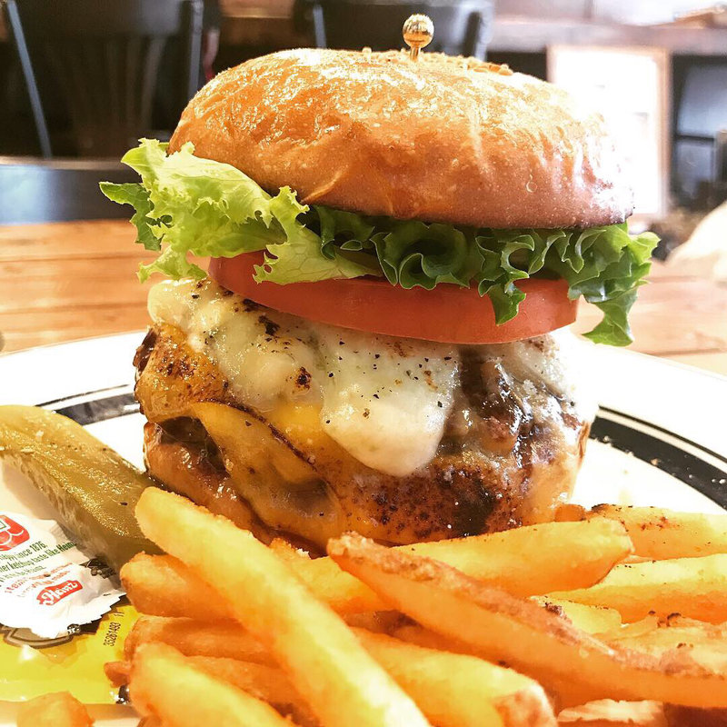 限定 6種のメルトチーズバーガー(アンバープレイス)