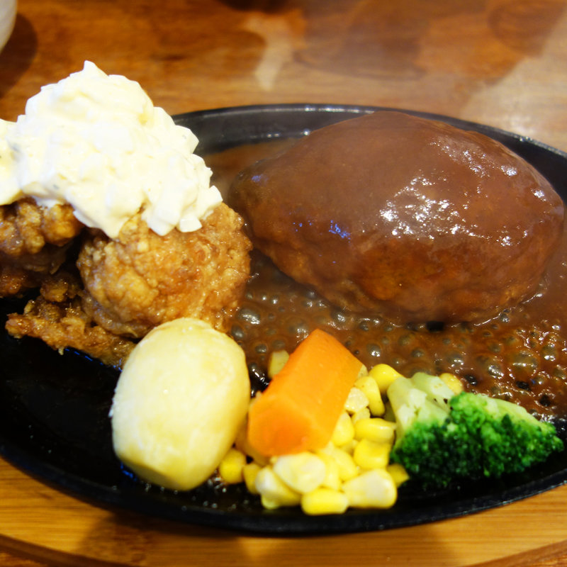 ハンバーグ＆チキン南蛮(タカサキハンバーグ)