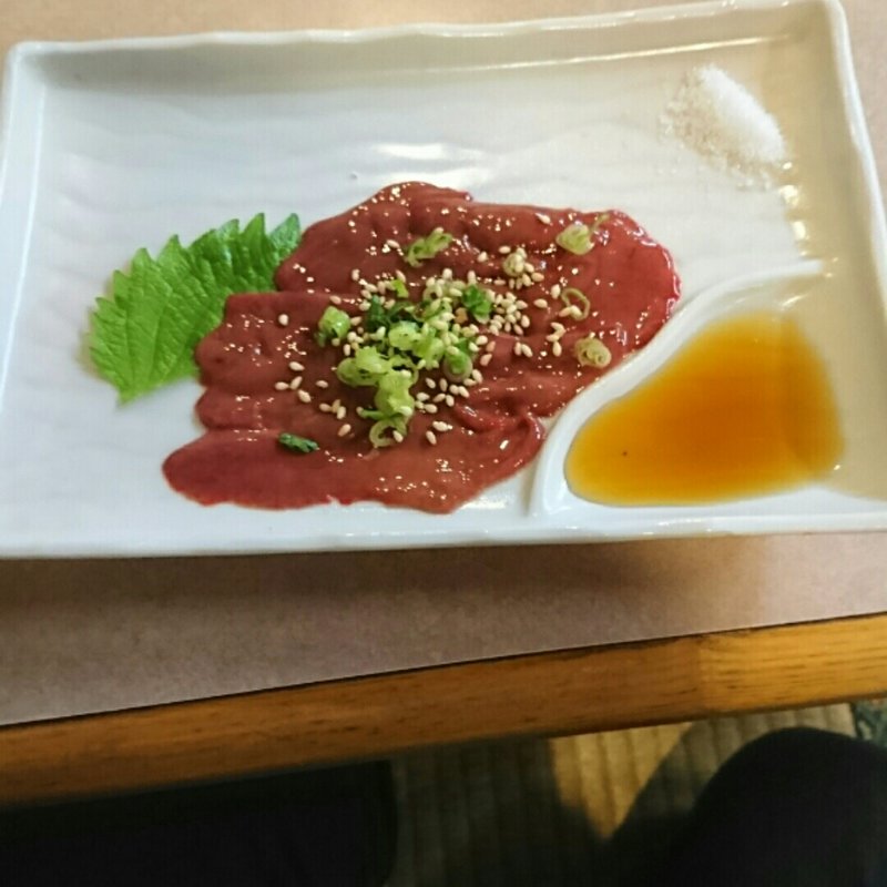 鳥のレバー刺身(えびちゃん)