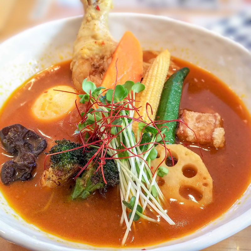 チキンのスープカレー(トムトムキキル)