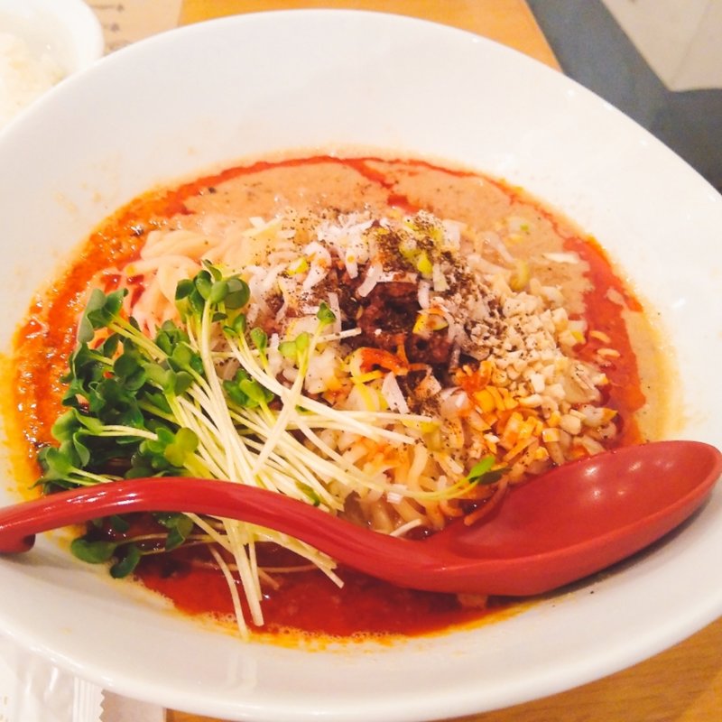 濃厚汁なし担担麺(ごまる )