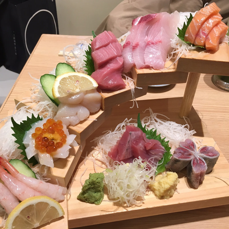 刺身盛り合わせ(桃太郎すし 本店)