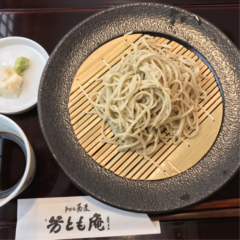 粗挽きそば(手打ちそば 芳とも庵)