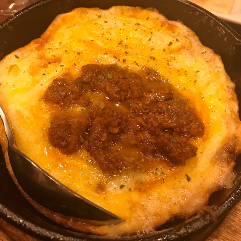 自家製ミートのチーズオムレツ(ピッツァ&ビュッフェバルesola戸塚)