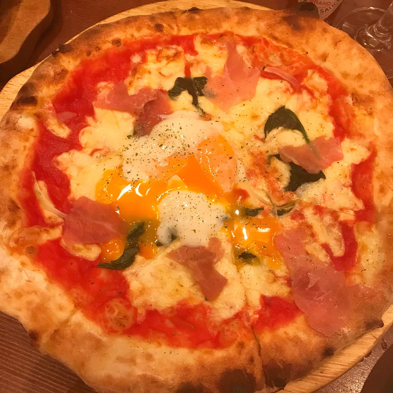 生ハムと半熟卵(ピッツァ&ビュッフェバルesola戸塚)