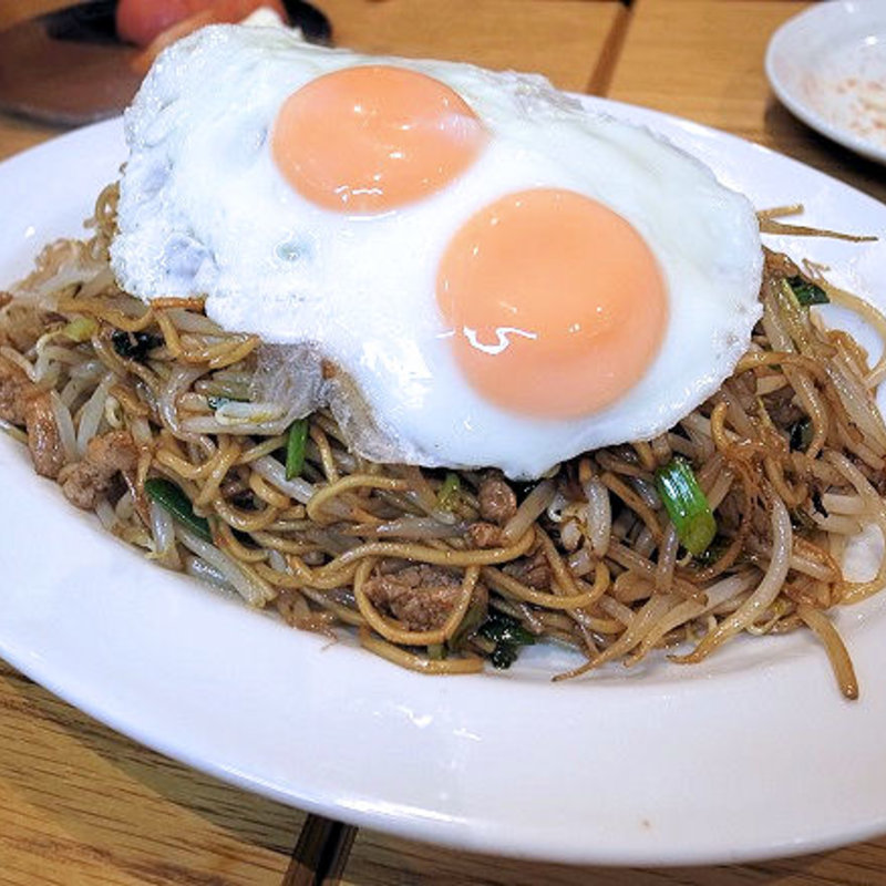 あぺたいと両面やきそば ばくはつ＋目玉焼き2個(焼麺 六三本店)