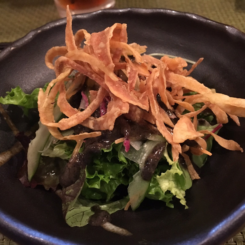 十八種類の欲張りサラダ(新鮮ウニ料理専門店 海栗屋（うにや）市川)