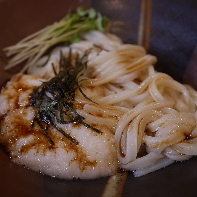 山かけ生醤油うどん(讃岐うどんつる凜)