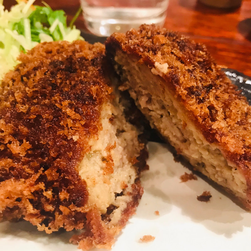 粗挽きメンチカツ(ふくの鳥 芝大門店)