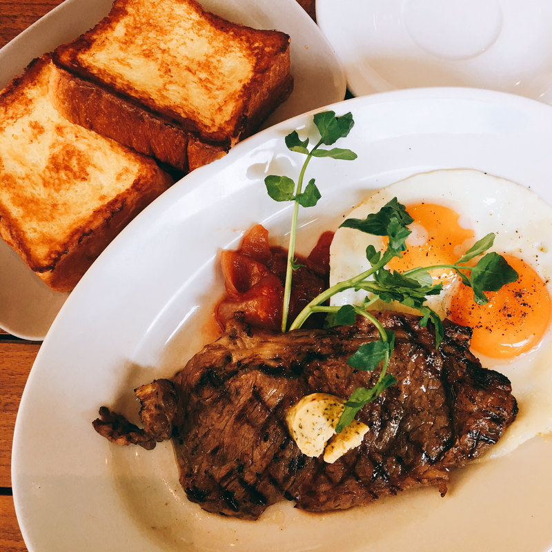 Sirloin Steak & Eggs(ブランチキッチン鎌倉/ランチ ディナー 小町通り)