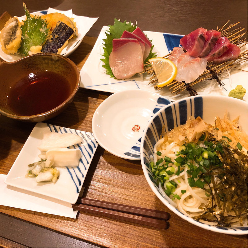 刺身(三点盛)定食 冷うどんセット(バラモン食堂 )