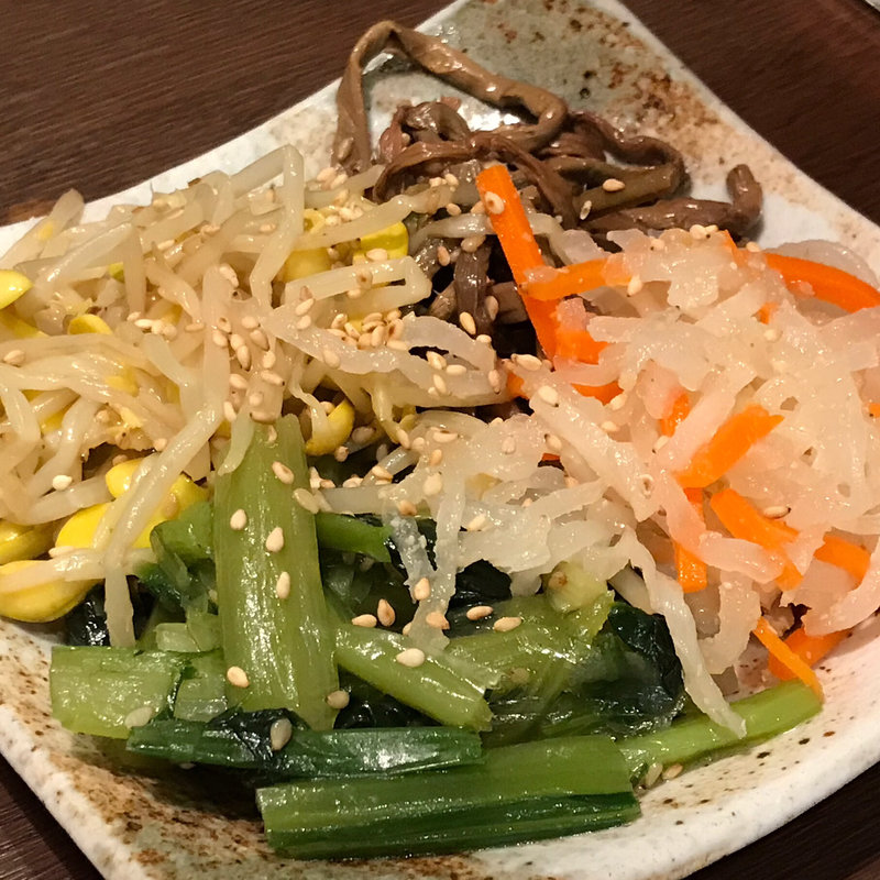 ナムル盛り(鶴橋酒場 情熱ホルモン)