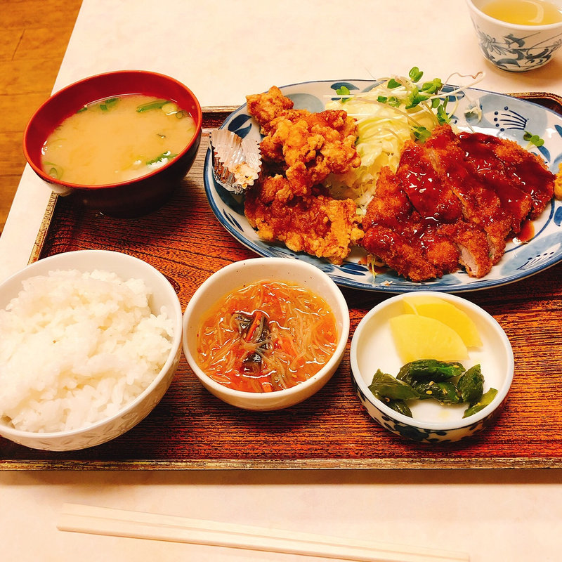 とんかつ&唐揚げ定食(ショクドウ 白 （ｓｙｏｋｕ ｄｏｕ 白）)