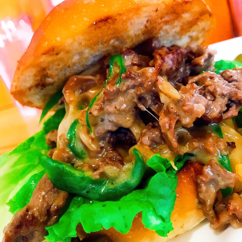 フィリーチーズステーキバーガー(SON HOUSE(サンハウス）【アメリカンスタイルのハンバーガーのお店】)