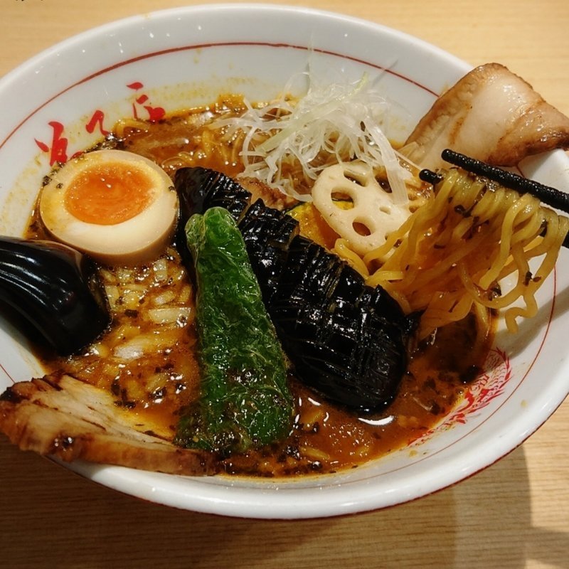 札幌スープカレーラーメン(弟子屈ラーメン 福岡空港 ラーメン滑走路店)