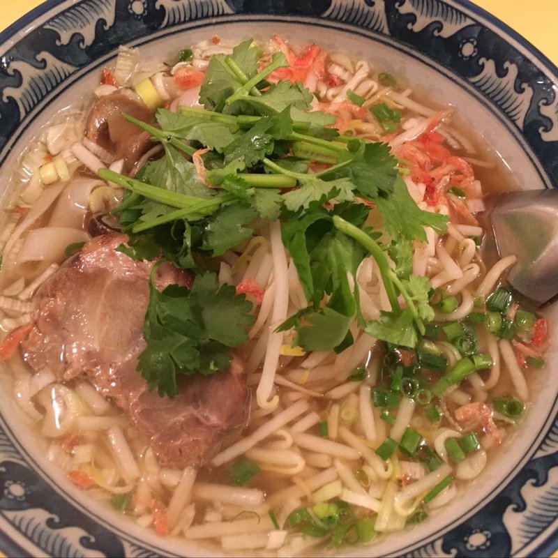 ナームヌードル(タイのしょうゆらーめん)(ティーヌン・ダイニング 渋谷道玄坂店  （TINUN）)