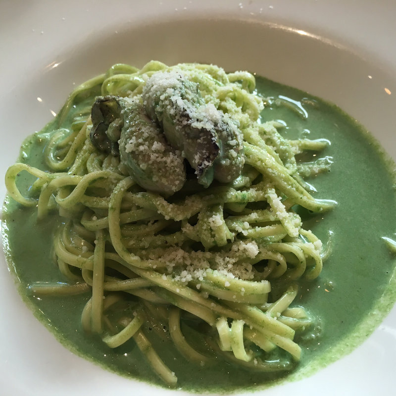 ほうれん草と牡蠣のクリーム生パスタ(ヨーロッパ食堂)