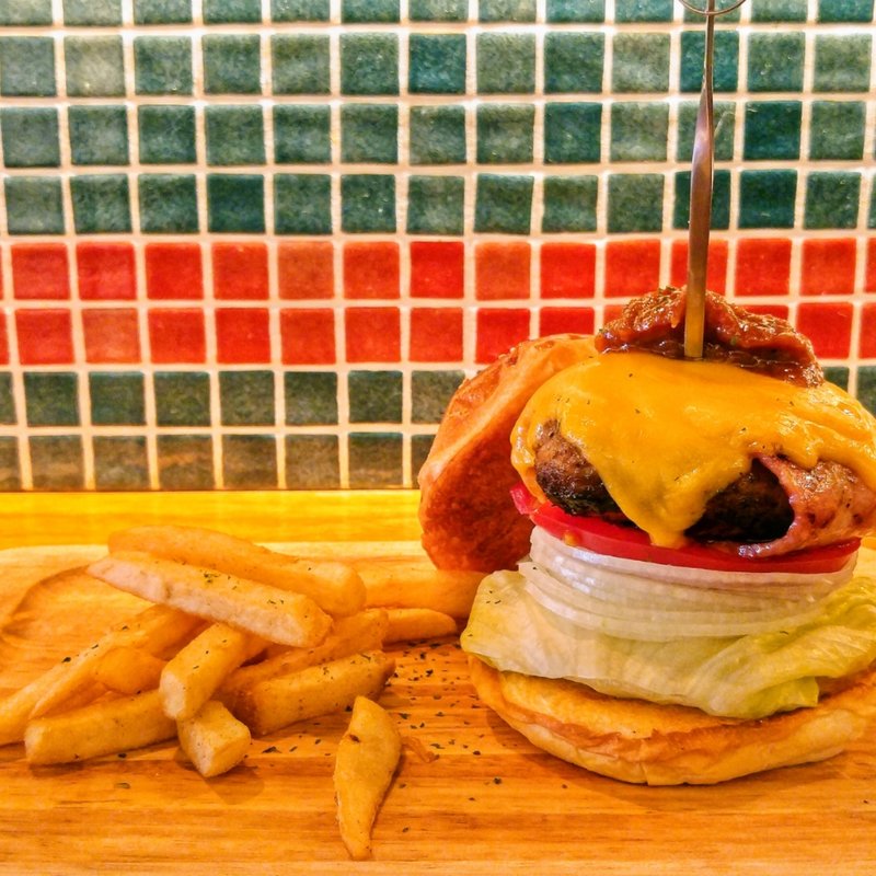 ベーコンチーズバーガー(ギオット)