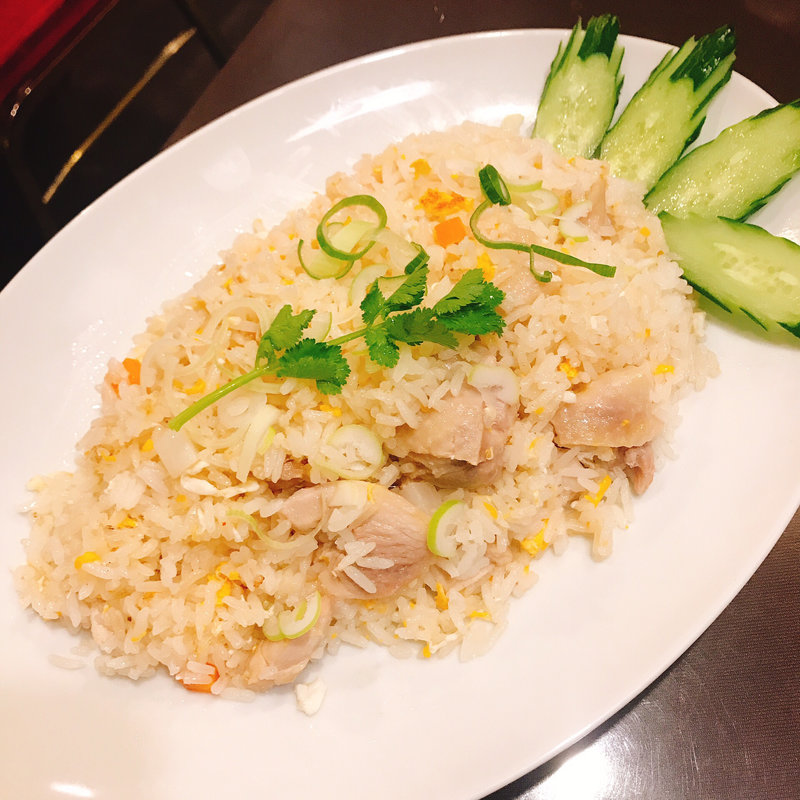 カーオパットガイ(ポム タイ料理)