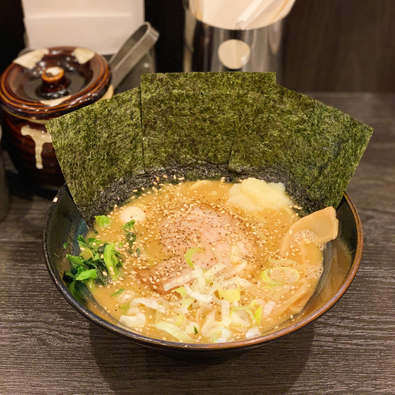 醤油豚骨ラーメン（並）(横浜家系ラーメン松壱家 平塚店)