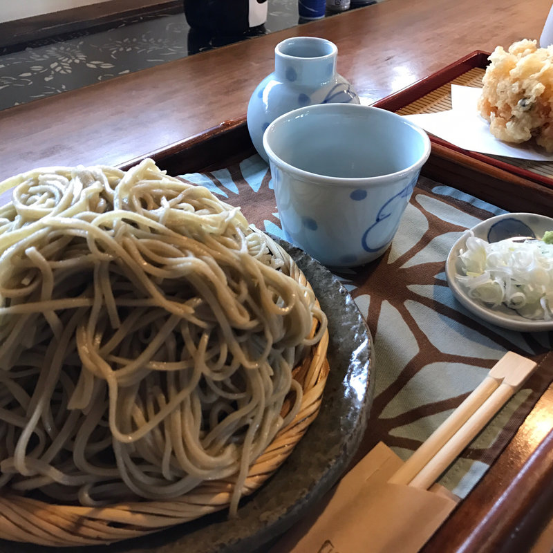 かき揚げざる蕎麦(月与の童屋)