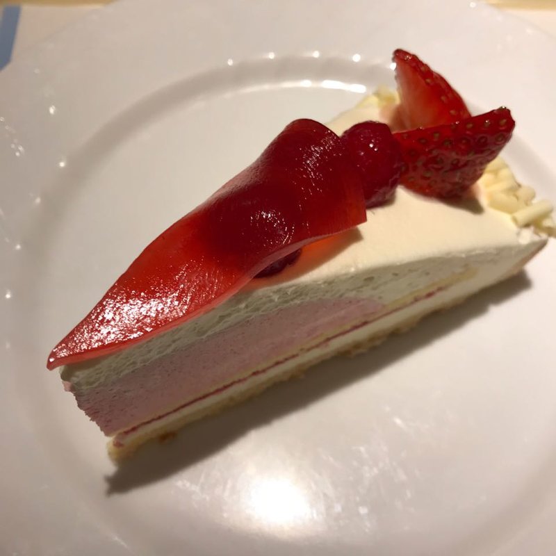 ホワイトチョコと木苺のタルト(デリス タルト＆カフェ 銀座店)