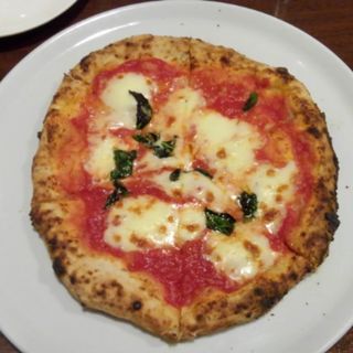 マルゲリータ Margherita(Pizzeria luna e Dolce （ピッツェリア ルナ エ ドルチェ）)