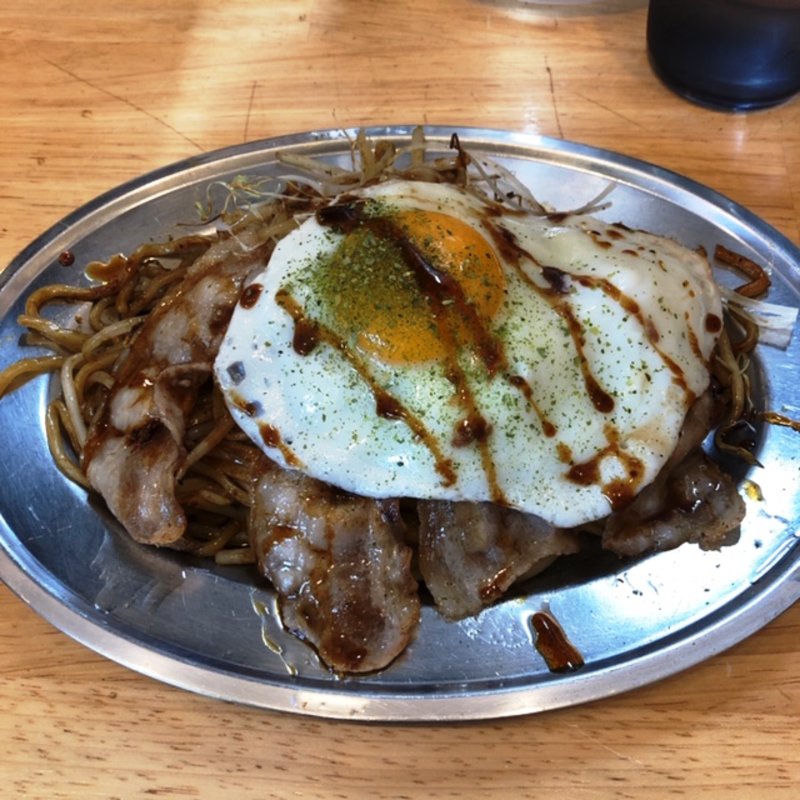 焼きそば(鉄板家シュウ)