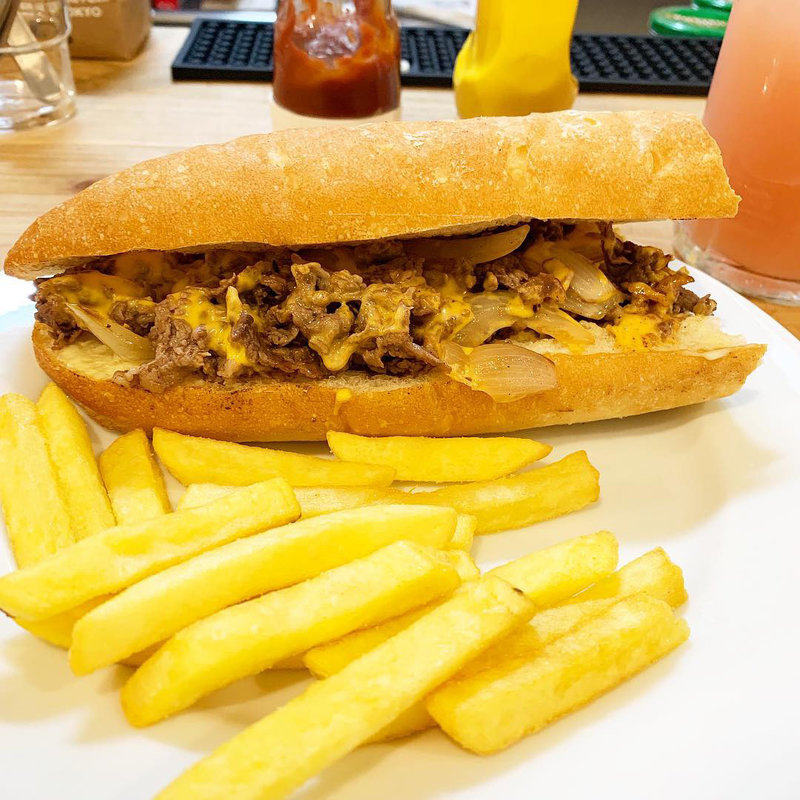 フィリーチーズステーキサンド(フーディカルヒーローズ)