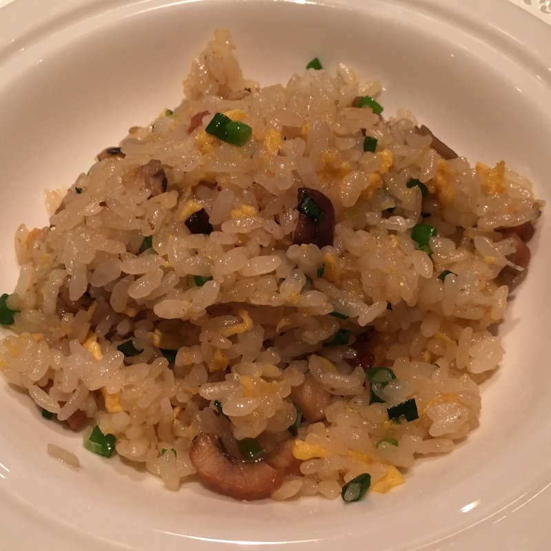 アナゴとキノコの炒飯(陽明殿 （チュウゴクリョウリヨウメイデン）)