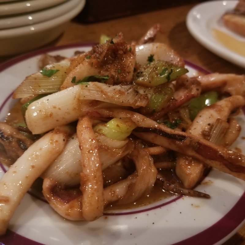 スルメイカと長ネギのガーリックソテー(イナセヤ キッチン)