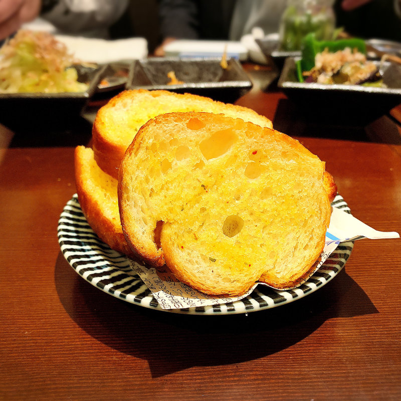 ガーリックトースト(大衆酒場 チャン栓チャン)