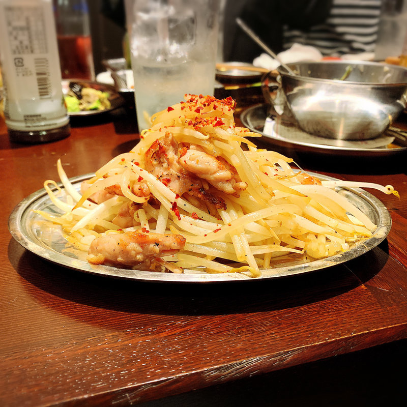 セセリともやし塩炒め(大衆酒場 チャン栓チャン)