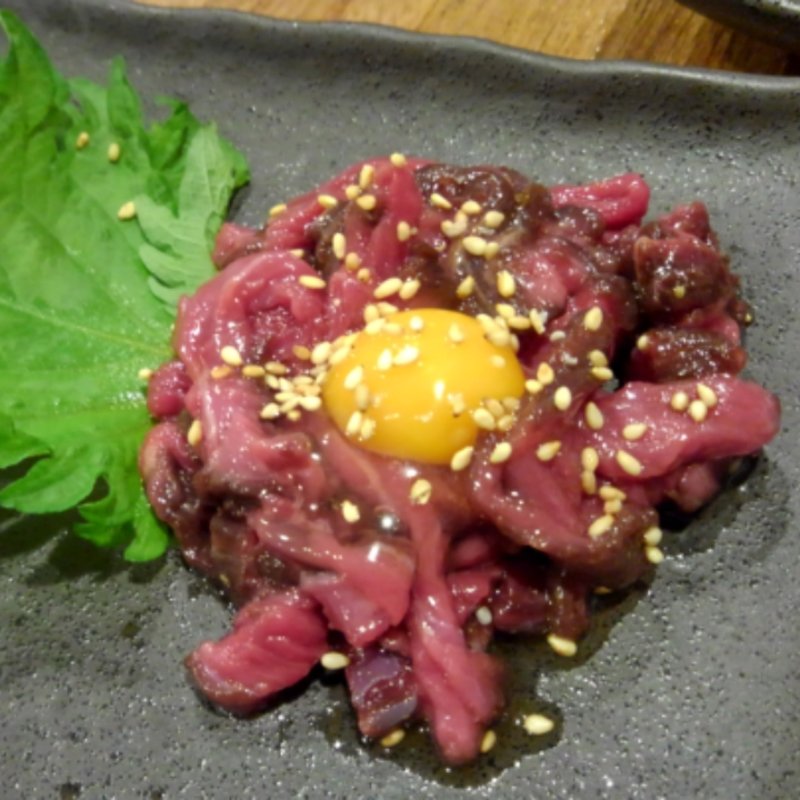 馬肉ユッケ(東京MEAT酒場 浅草橋総本店 （トウキョウミートサカバ）)