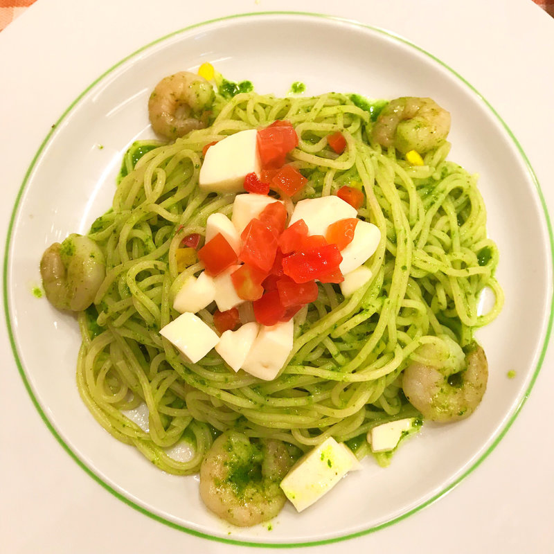 モッツァレラチーズとえびのジェノベーゼ(イタリアンダイニングドナ アトレヴィ三鷹店)