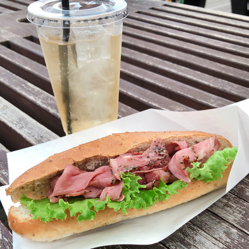 パストラミビーフサンドセット(神戸ブランド モザイク店)