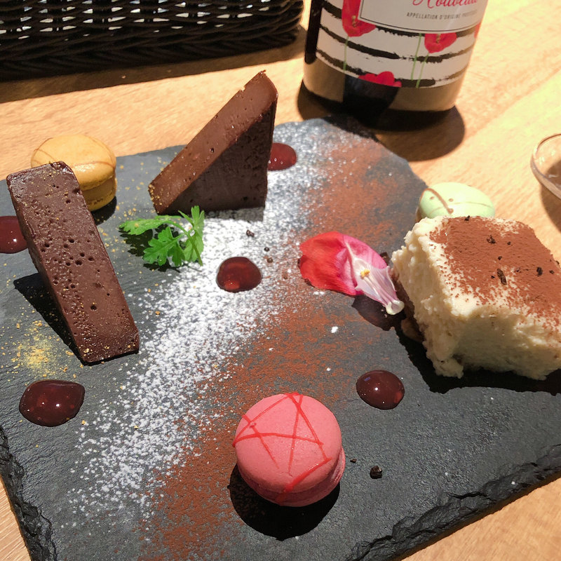 デザート3種盛り合わせ(World Wine Bar by Pieroth)