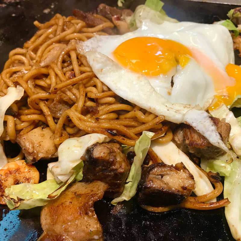 風月デラックス焼きそば(鶴橋風月 阿倍野ごちそうビル店)