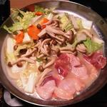 名古屋コーチンと旬菜の水炊き鍋
