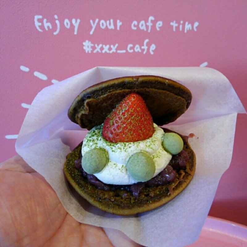 どらパフェ いちご抹茶(Triple x cafe)