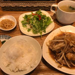 チキンソテー定食(カフェ&ダイニング ログキッチン)
