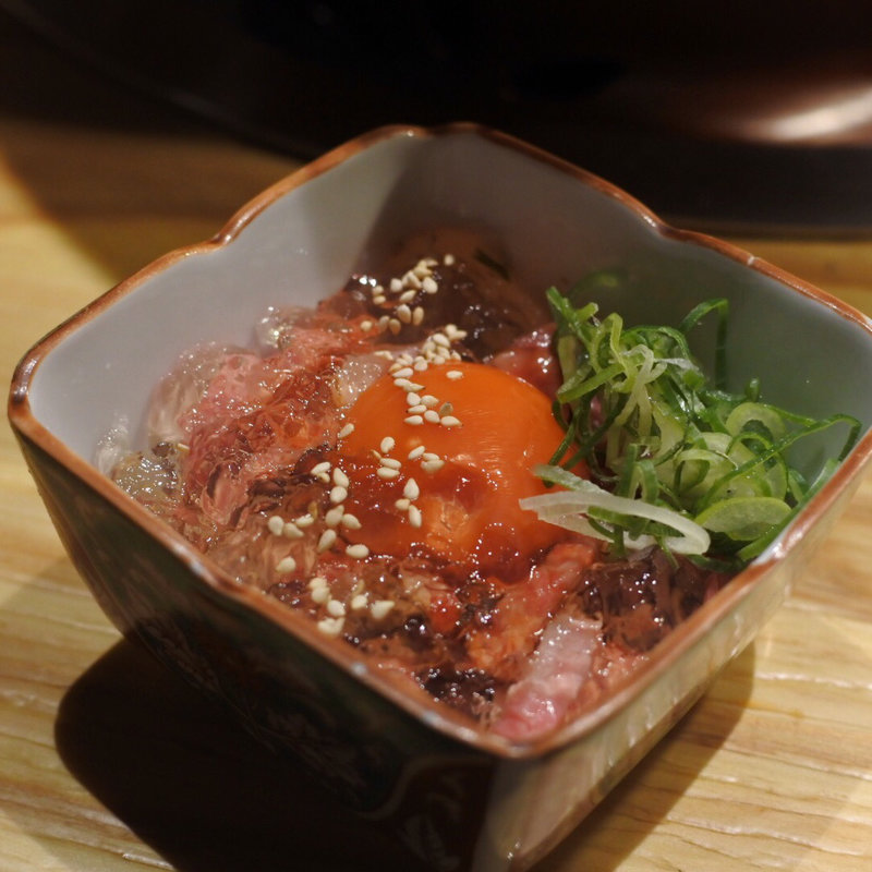 黒毛和牛のユッケ仕立て(三代目 脇彦商店 新福島本店)